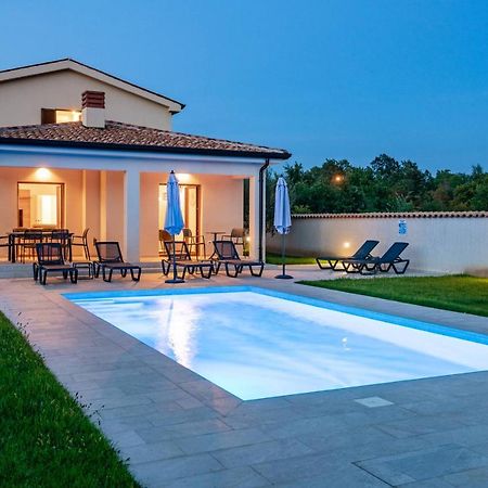 Holiday House Luca Porec Exterior photo