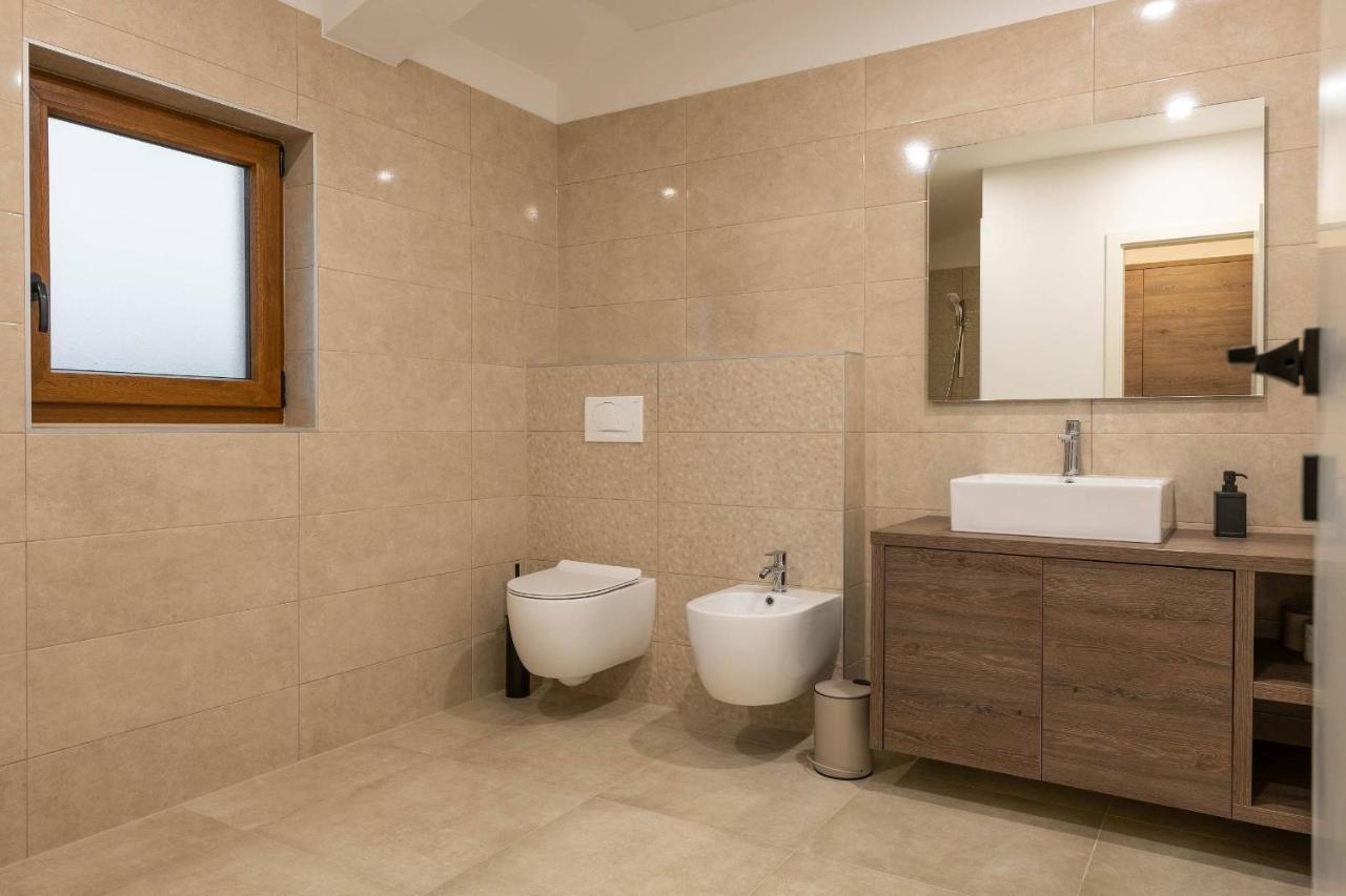 Holiday House Luca Porec Exterior photo