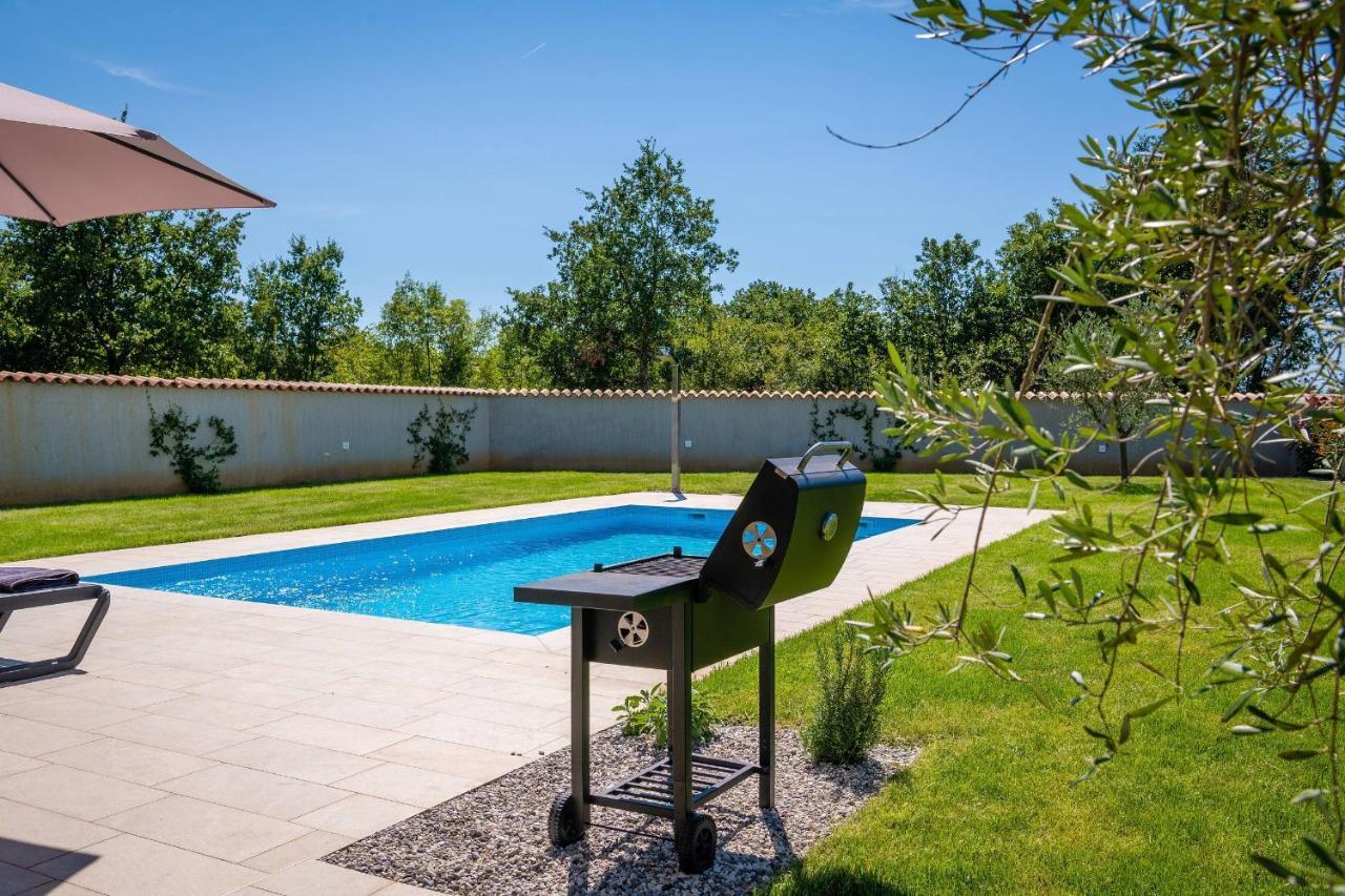 Holiday House Luca Porec Exterior photo
