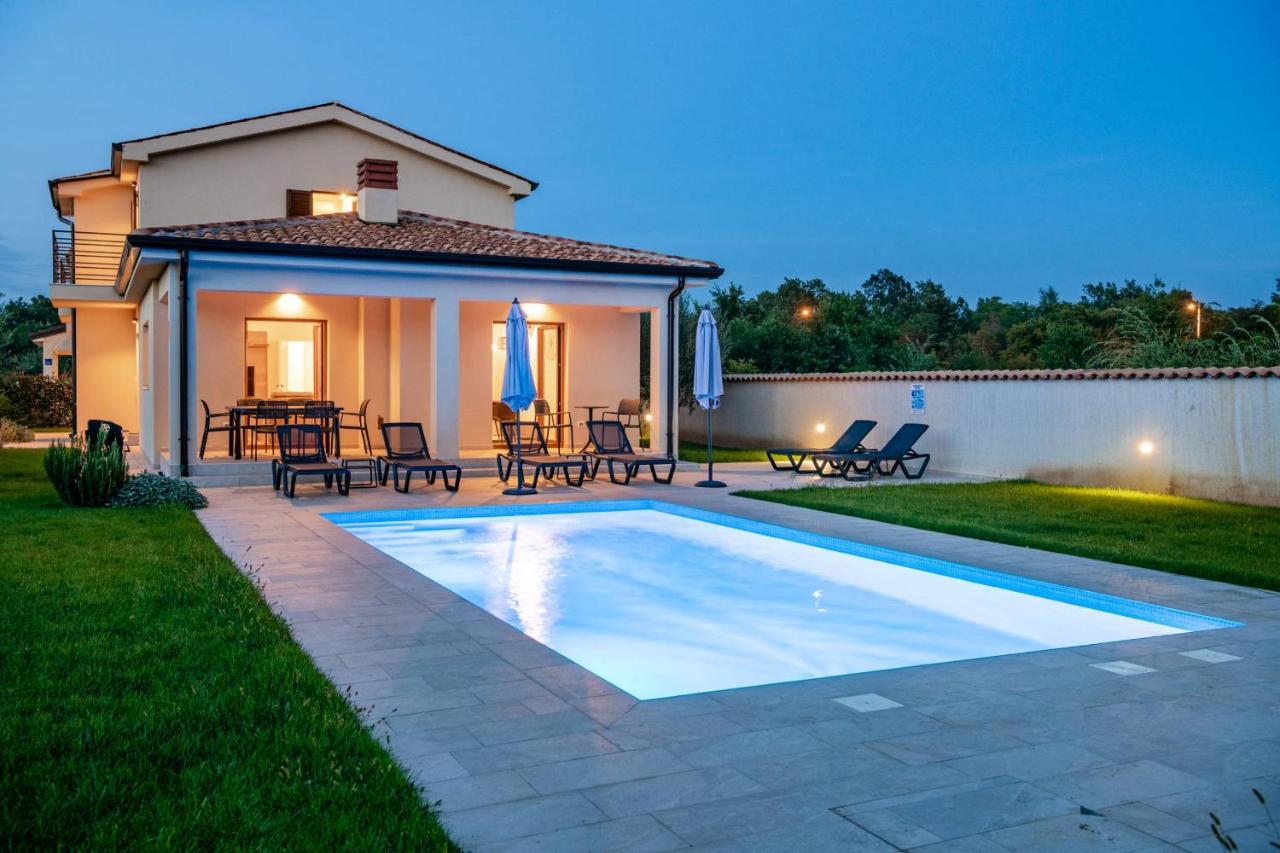 Holiday House Luca Porec Exterior photo