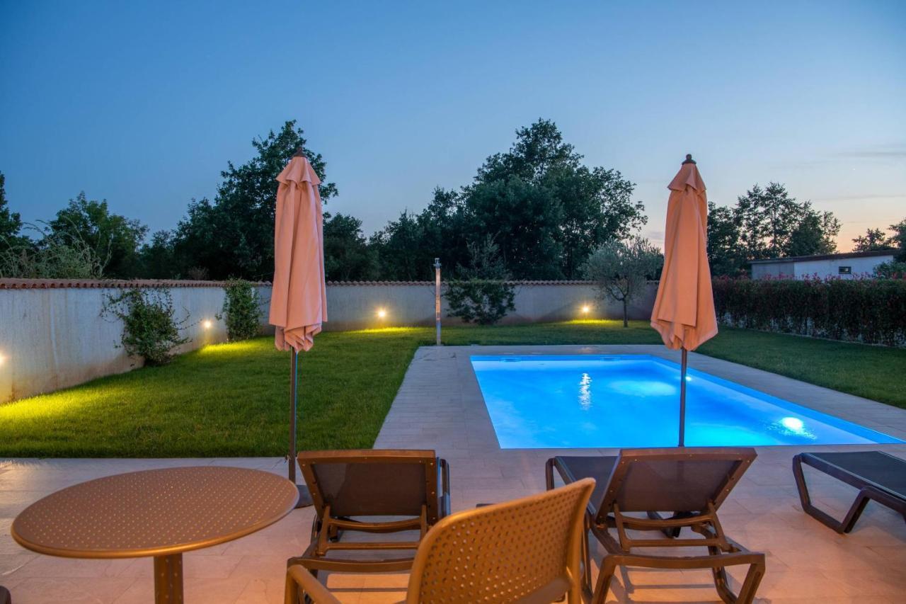 Holiday House Luca Porec Exterior photo